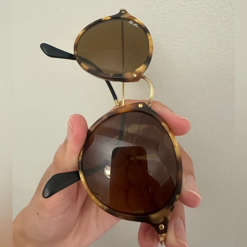 Ray Ban Round Fleck Sunglasses